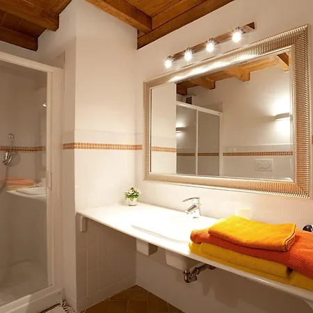 Casa Di Bed and breakfast Arola (Emilia-Romagna)